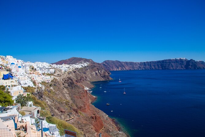 Private Santorini Sightseeing Tour – Customizable,Cruise Friendly - The scenic drive north to Oia