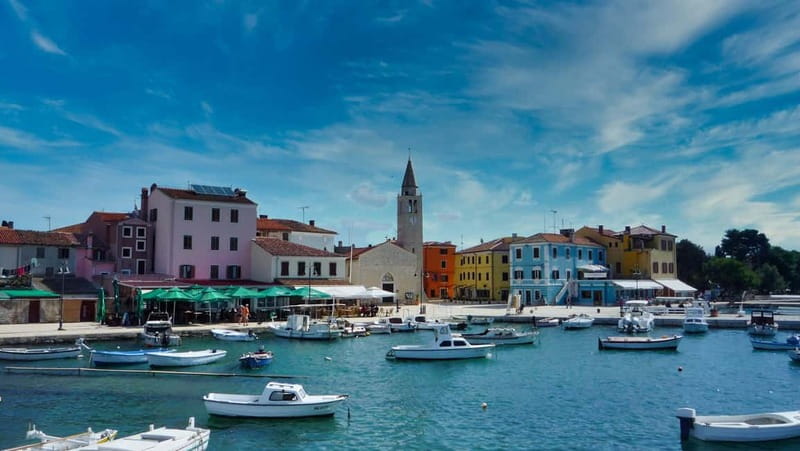 Pula: All-Inclusive Brijuni Boat Tour w Lunch, Drinks & Swim - What the boat is like in practice