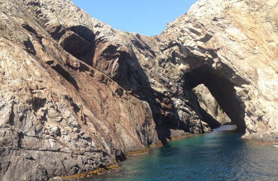 Roses: Cap de Creus & Port Lligat Boat Tour w/ Cadaqués Stop - Reaching the Cap de Creus Lighthouse