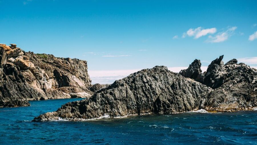 Roses: Cap de Creus & Port Lligat Boat Tour w/ Cadaqués Stop - Leaving Roses for Cala Jóncols and Cap Norfeu
