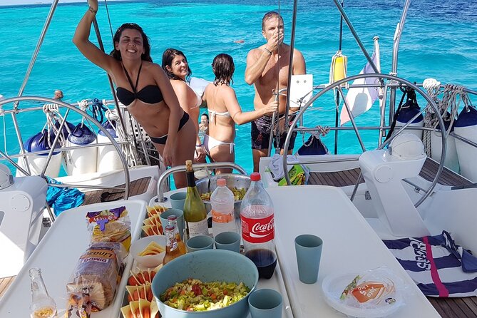 Sailing boat from Santa Teresa di Gallura to the Maddalena Archipelago - Spargi brings the clearest swimming water