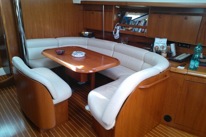 Sailing boat from Santa Teresa di Gallura to the Maddalena Archipelago - Food, drinks, and the social side of the boat