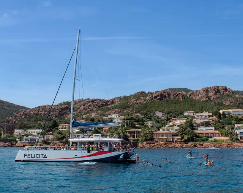 Saint-Raphaël: Golden Island Afternoon Cruise with Drinks - The 3:00 PM anchorage between Cap Roux and Anthéor