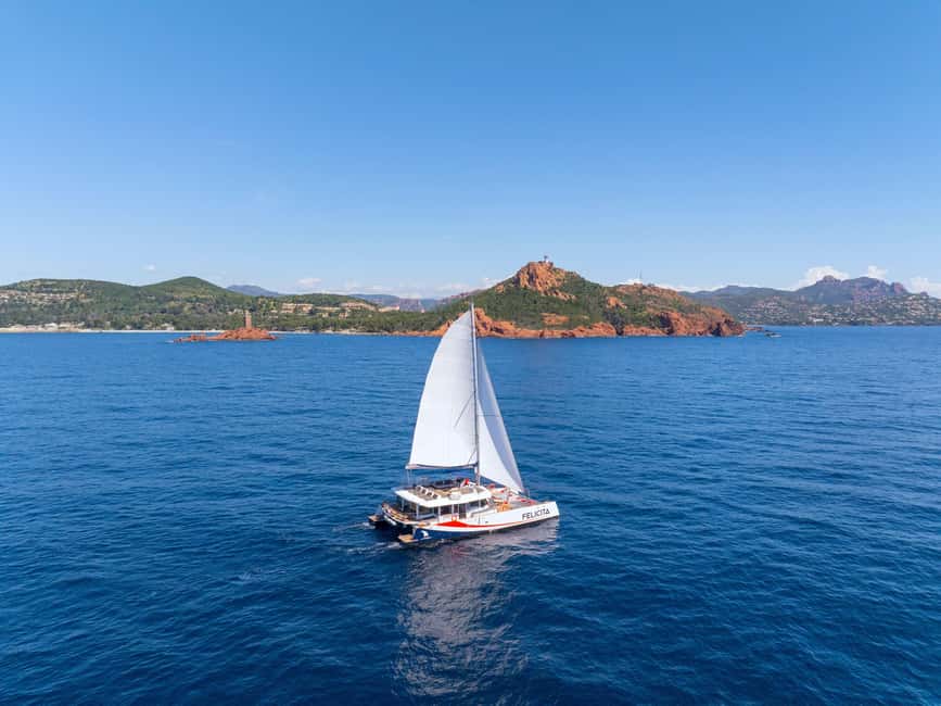 Saint-Raphaël: Golden Island Afternoon Cruise with Drinks - Red rock coast from Boulouris to Agay Bay