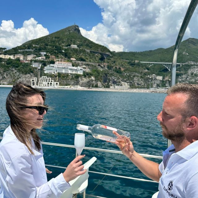 Salerno: Amalfi Coast Cruise with Lunch, Aperitif & Swimming - What the boat feels like during six hours