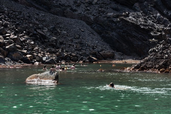 Santorini Caldera Cruise Tour (Volcano, Hot Springs, Thirassia) - Thirassia gives you the breathing room
