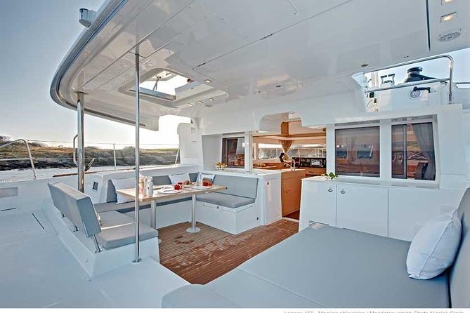 Santorini Caldera Sailing Tour with BBQ Lunch and Drinks - Why sailing gives you a better Santorini view