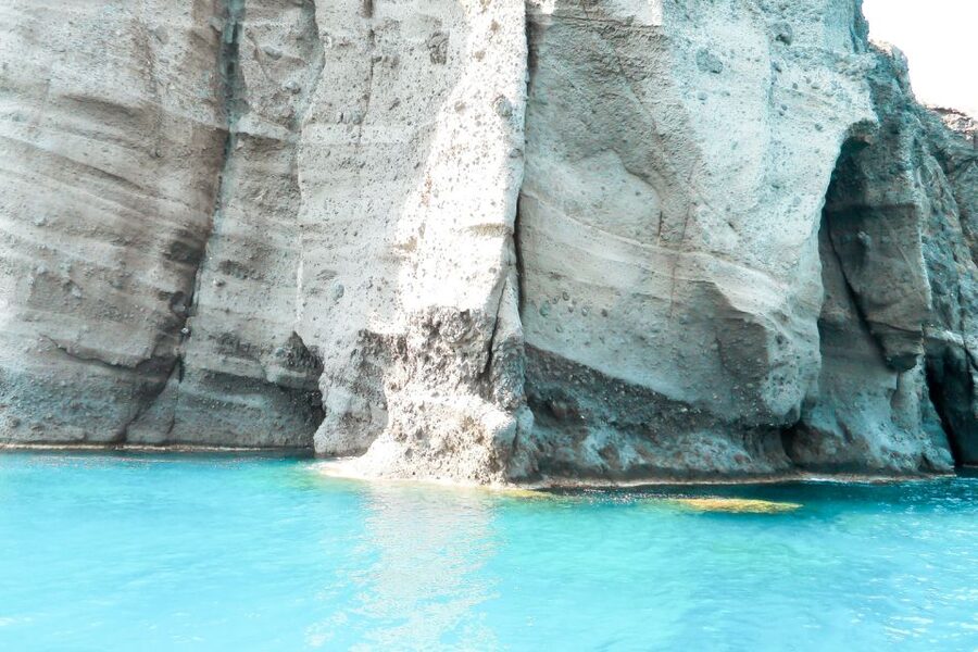 Santorini: Catamaran Tour with BBQ Meal and Unlimited Drinks - Boarding at Ammoudi or Vlychada