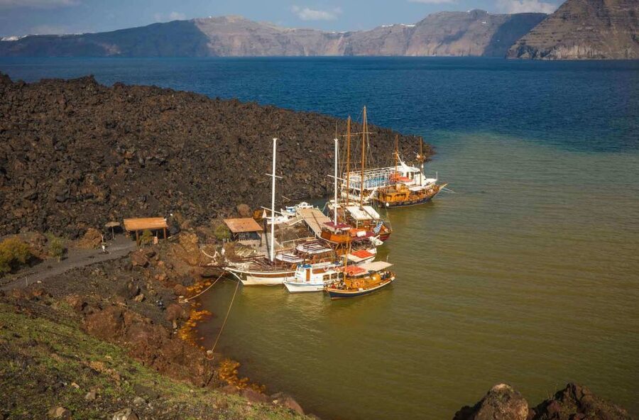 Santorini: Thirassia Islands and Volcano Guided Cruise - Getting to Athinios Port without the usual hassle