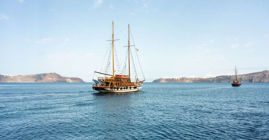 Santorini: Volcanic Islands Cruise with Hot Springs Visit - Palea Kameni and the so-called hot springs
