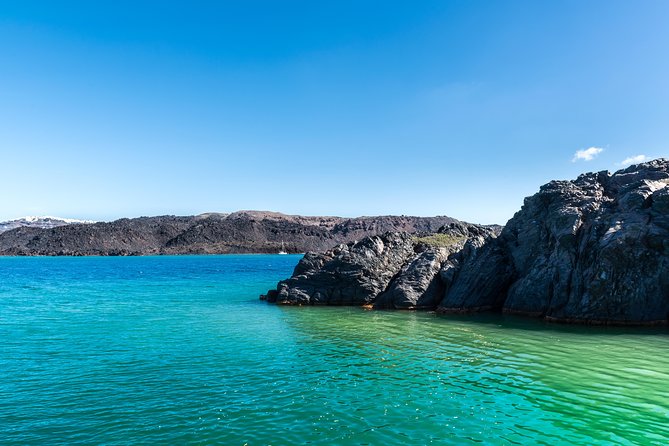 Santorini Volcano and Hot Springs Cruise Tour from Fira Old Port - Why this short cruise is worth considering