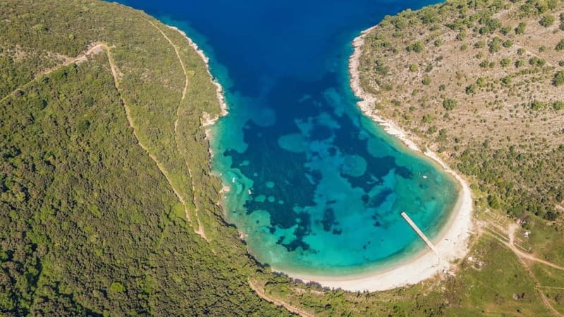 Saranda: Boat Tour to 7 Destinations with Beach Umbrella - What the $39 price really includes