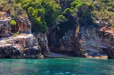 Sarandë: Boat Tour at Kroreza & Hidden Caves with Snorkeling