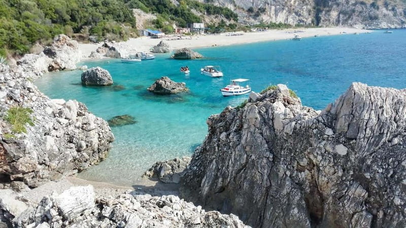 Sarandë: Boat Tour at Kroreza & Hidden Caves with Snorkeling - Music, speed, and the Brothers LR style