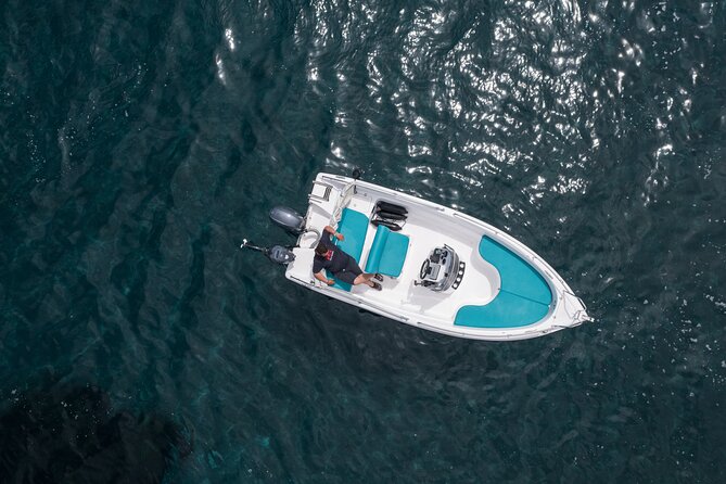 Self-Drive License-Free Boat Rental in Santorini from Vlichada - What the boat includes for a five-hour outing