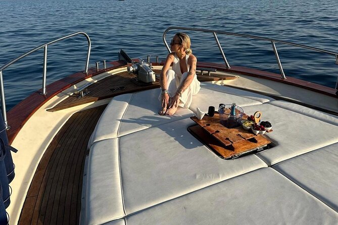 Shared Sunset Cruise from Positano with Drinks & Snacks 1.5-Hour - What can go wrong