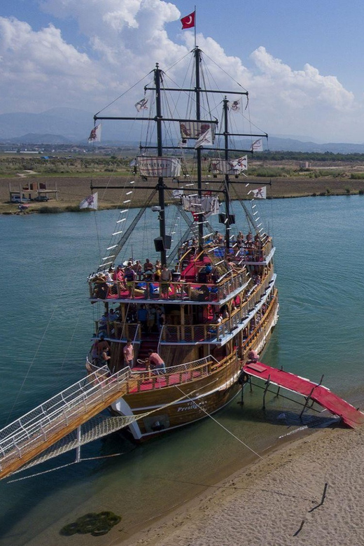 Side: Dolphin Island Boat Trip with Lunch & Unlimited Drinks - Lunch served at sea
