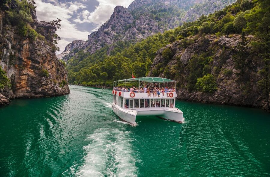 Side: Green Canyon Jeep and Boat Tour with Lunch - The day in five quick points