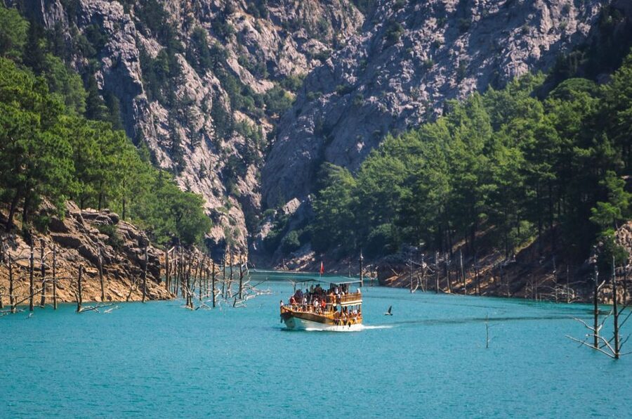 Side: Green Canyon Jeep and Boat Tour with Lunch - The Green Lake boat cruise