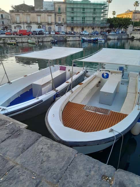 Siracusa: Ortigia Boat Tour with Marine Grotto & Snorkeling - Passing Under the Umbertino Bridge