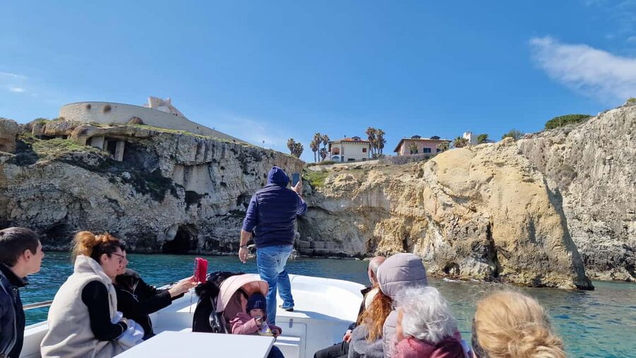 Siracusa: Ortigia & Sea Caves Boat Tour w/ Prosecco & Fruit - Swimming in clear Sicilian water