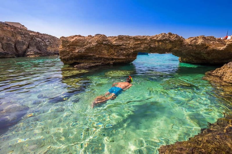 Sliema: Gozo/Comino Blue Lagoon Gulet Cruise w/ Lunch+Drinks - Buffet lunch, snacks, and the open bar