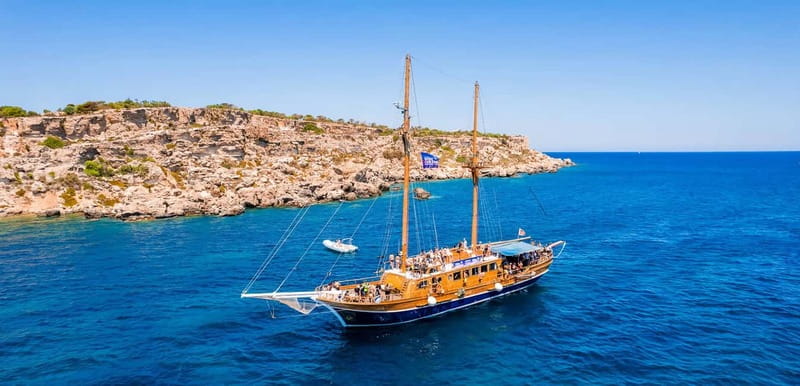 Sliema: Gozo/Comino Blue Lagoon Gulet Cruise w/ Lunch+Drinks - Cruising Malta’s northern shore