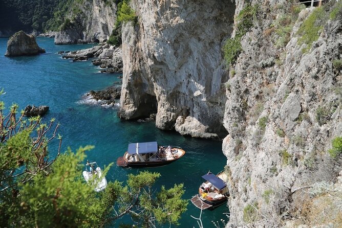 Small Group Boat Tour Capri & Blue Grotto with Swimming Stops - The Blue Grotto problem