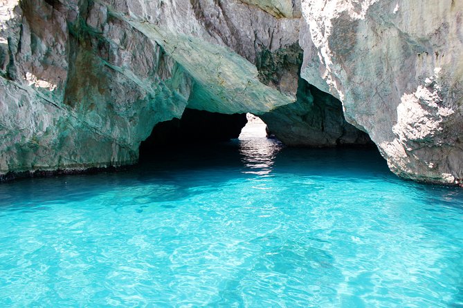 Small Group Capri Island Boat Ride with Swimming and Limoncello - Natural Arch and Villa Malaparte from the sea