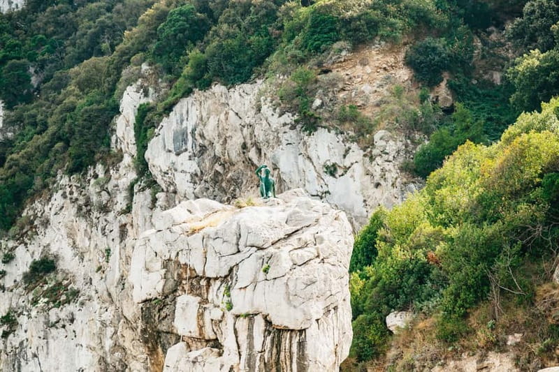 Sorrento: Coast and Capri Boat Trip with Limoncello Tasting - Marina Grande and the island circuit