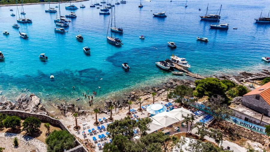 Split: Blue Lagoon 3 Islands All-Inclusive Cruise with Lunch - Maslinica on Šolta slows the afternoon down