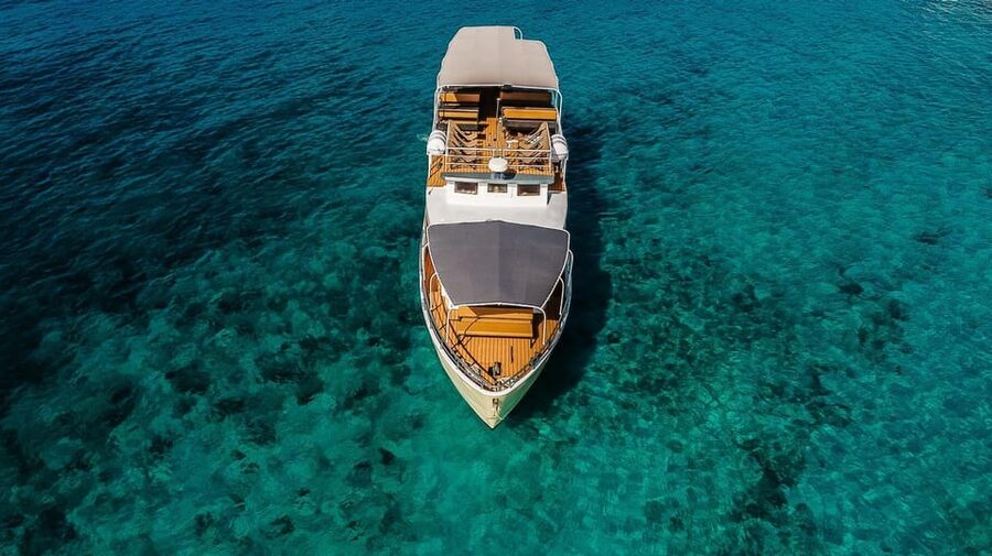 Split: Blue Lagoon and 3 Island Cruise with Food and Drinks - Šolta and the changing shipwreck stop