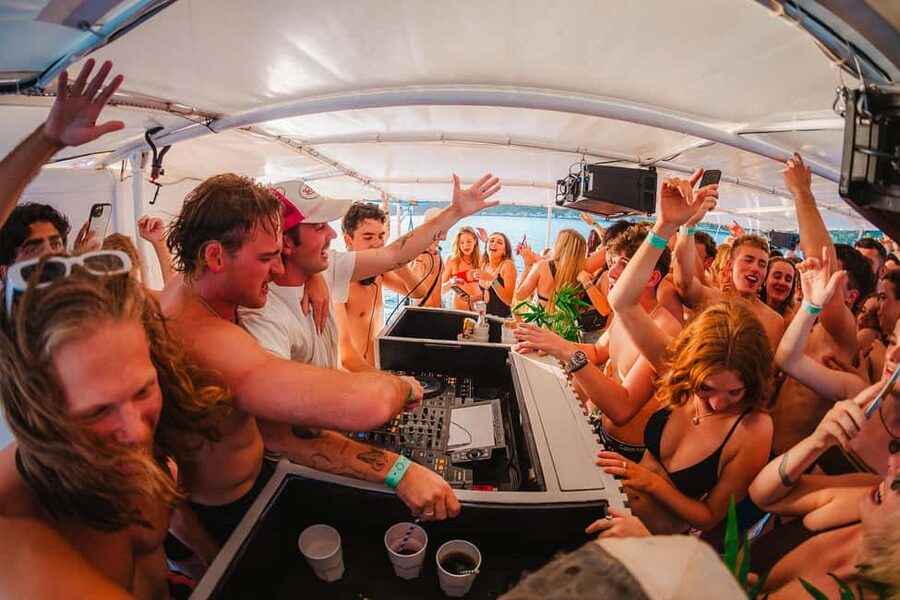 Split: Blue Lagoon Boat Party, Djs, Swim, Shots & AfterParty - The first 80 minutes on the water