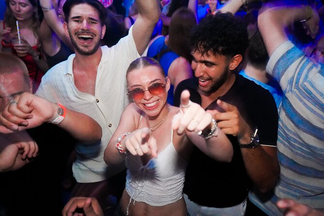 Split: Night Boat Party with DJ, Free Shots & After-Party - Bars, drinks, and the free-shot system