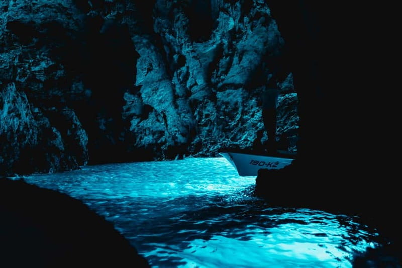 Split/Podstrana: Blue Cave, Hvar & 6 Islands Speedboat Trip - The Blue Cave: magical light, short visit