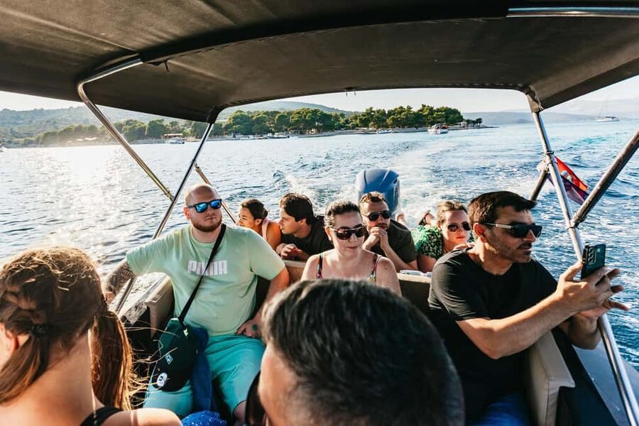 Split/Trogir: Blue lagoon and 3 islands speedboat tour - Blue Lagoon: beautiful water, rough footing