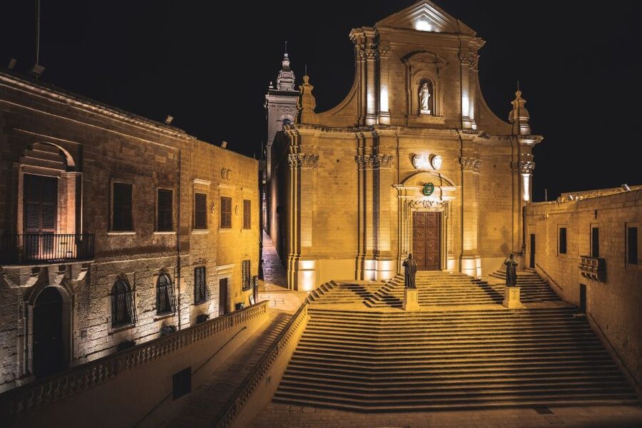 St Paul's Bay: Comino, Blue Lagoon, Gozo, & Caves Boat Tour - Leaving Bugibba and following Malta’s coast