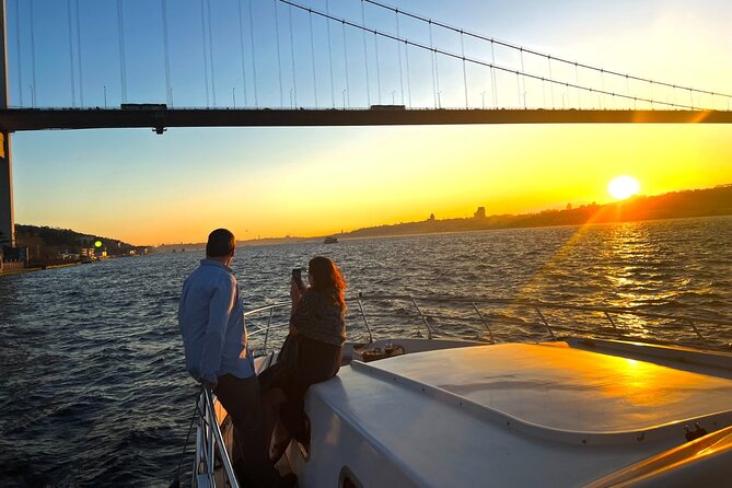 Sunset or Daytime Istanbul Guided Luxury Yacht Cruise with Snacks - Anadolu Hisarı and Beylerbeyi Palace
