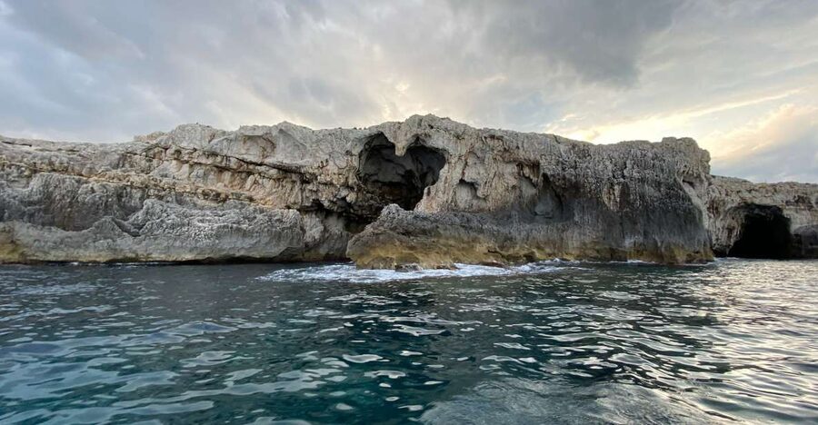 Syracuse: Boat Trip of Ortigia Island and Sea Caves - What the guides add to the hour