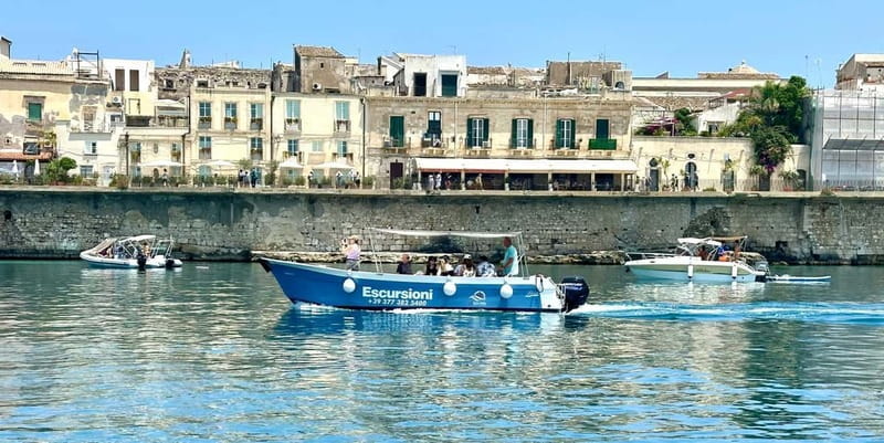 Syracuse: Ortigia Island & Sea Cave Boat Tour with Prosecco - Setting out from Via Malta and the Umbertino Bridge