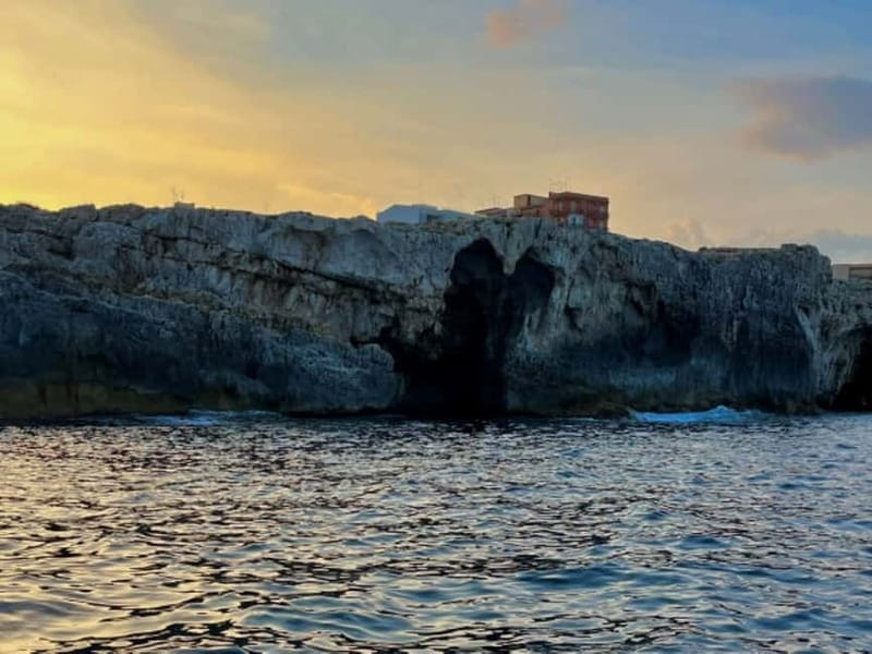 Syracuse: Ortigia Island & Sea Cave Boat Tour with Prosecco - Who should book this Ortigia boat tour?