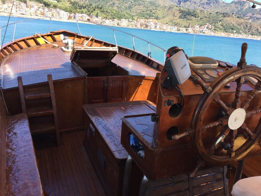 Taormina: Boat Tour to Taormina & Giardini Naxos with Drink - Why this short Taormina boat tour works
