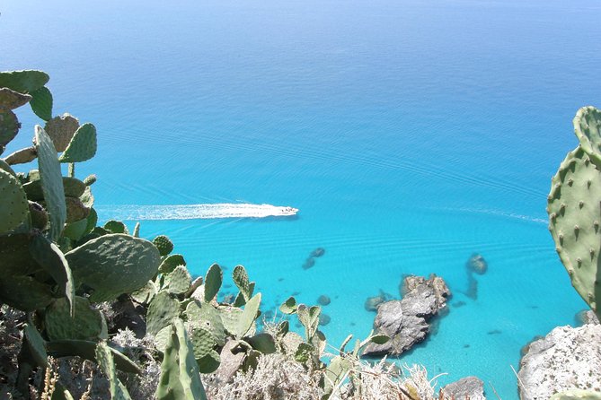 The best Boat Tour from Tropea to CapoVaticano, max 12 passengers - Why a small boat makes a difference
