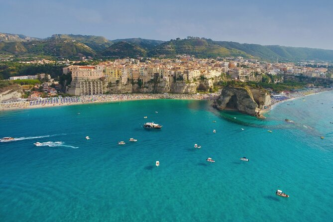 Tour of the Costa degli Dei by boat, 3 hours with aperitif included - The grotto and the play of light