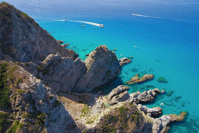 Tour of the Costa degli Dei by boat, 3 hours with aperitif included - Tropea Beach and the return to port