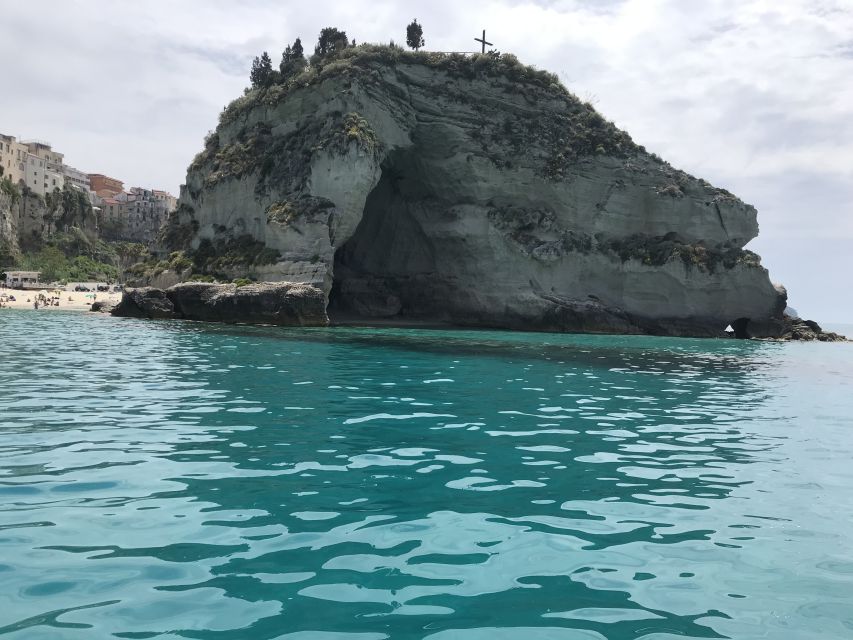 Tropea: Capo Vaticano Boat Trip with Snorkeling & Drink - Capo Vaticano and Praia i Focu