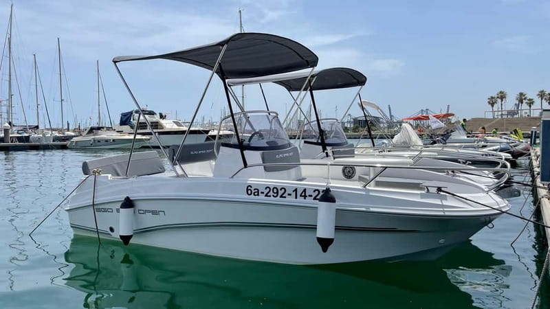 Valencia: Boat Rental Without License - What the boat feels like for first-time captains