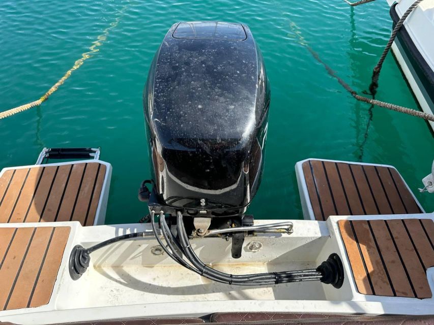 Valencia: Rent Boat Without License - Four hours on the Mediterranean, at your own pace