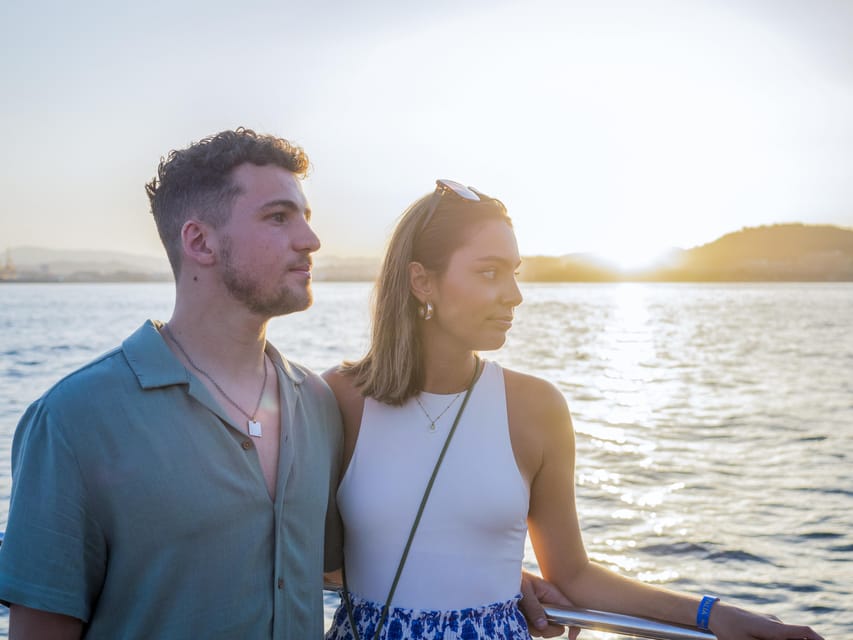 Valencia: Sailing Catamaran Cruise with Sunset Option and DJ - What the one-hour cruise actually feels like