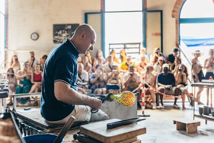 Venice: Burano, Torcello & Murano Boat Tour w/Glassblowing - Murano glassblowing, skill in a few quick minutes